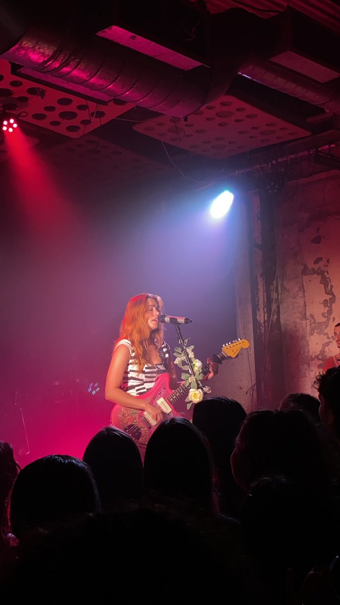 mendesflorals's tweet photo. so so incredible to finally see @LDevineMusic last night 🥺 U WERE AMAZINGGG i love u 💗💗💗 https://t.co/uHlcsykJ6H