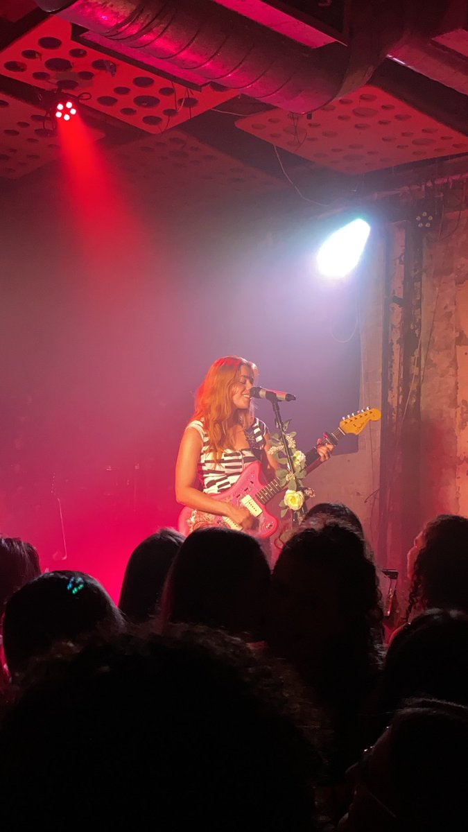 mendesflorals's tweet photo. so so incredible to finally see @LDevineMusic last night 🥺 U WERE AMAZINGGG i love u 💗💗💗 https://t.co/uHlcsykJ6H