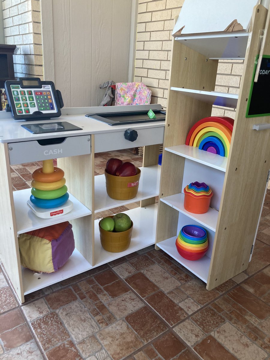 ElliottLeiann's tweet photo. It was Apple Week recently. #apples #Childcare #lovingLife #justLeiann https://t.co/gChoZAu3QH