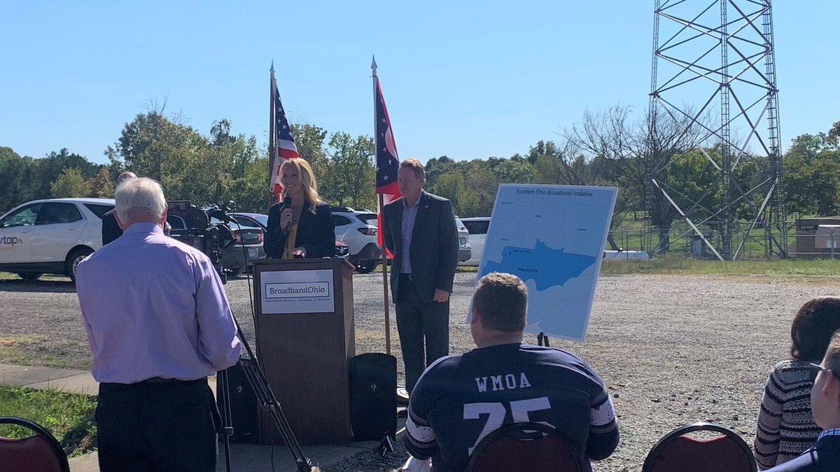 OhioDevelopment's tweet photo. Director @LydiaMihalik joined @LtGovHusted in Washington County at the announcement of the new broadband expansion pilot project, set to expand high-speed internet to 300 households in the county using state-owned MARCS towers. #BroadbandOhio https://t.co/XfZHsYTY3y