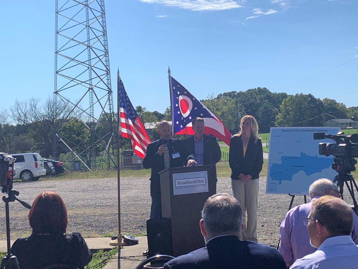 OhioDevelopment's tweet photo. Director @LydiaMihalik joined @LtGovHusted in Washington County at the announcement of the new broadband expansion pilot project, set to expand high-speed internet to 300 households in the county using state-owned MARCS towers. #BroadbandOhio https://t.co/XfZHsYTY3y