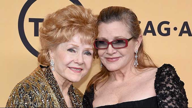Beautiful pictures of #CarrieFisher are #PrincessLeia with her mom #DebbieReynolds😍😍💖💖 @HamillHimself ,  Mark both of them your incredible actresses 💖💖💖!!
#PrincessLeiaAlwaysWithUsForever💖💖💖