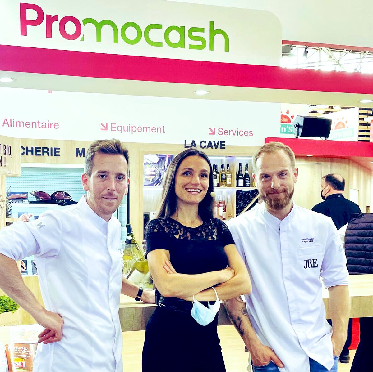 nguichard2's tweet photo. #SIRHA JOUR 4 !
@promocashfrance @HuitresMO 🦪 #viviersquiberonnais🐟 #ikejime
@JRErestaurants 😋😋😋
@sirha_lyon #Promocash
#restaurateurs #fournisseurs #producteurs 🤗
@sirhafood @entrecom
@GLevents #eventprofs
#metiersdebouche #produitsfrais #proximité #commevous https://t.co/x2ObQXlfUB
