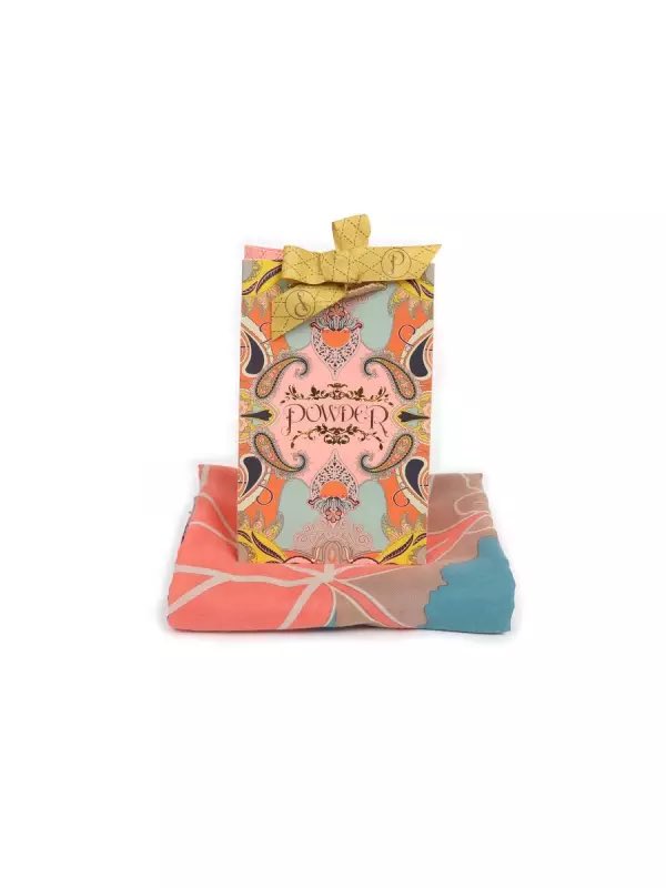 Time to wrap up this autumn and we love this ‘Autumn Leaves’ patterned scarf. 

Beautifully hand wrapped, that’s the Bennetts touch. 

bennettsofderby.co.uk/product/autumn…

#autumnvibes #style