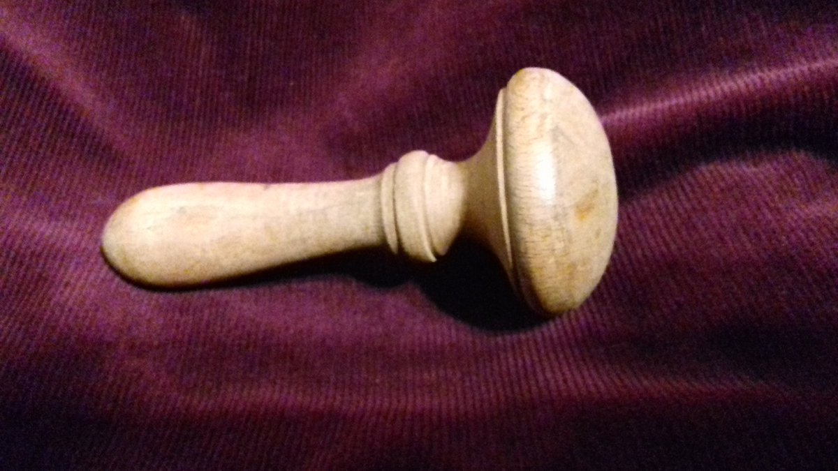 E17Vintage's tweet photo. #vintageshowandsell #wooden #treen #darner #sockdarner #mushroom #sewing https://t.co/syqCOdLo7E