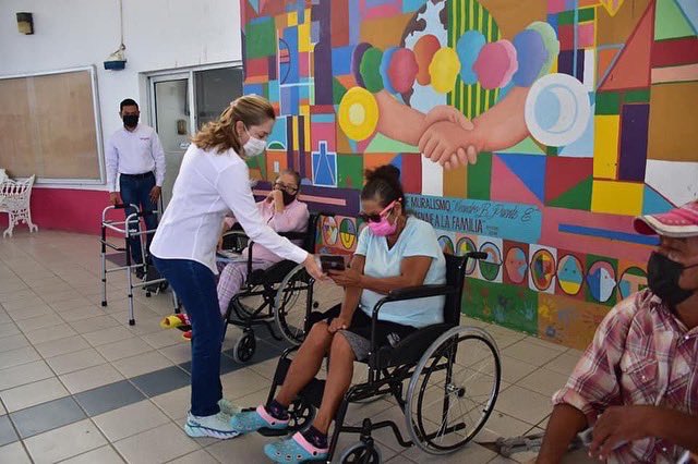 reynosa_dif's tweet photo. DIF Reynosa sigue entregando sillas de ruedas, andadores y muletas, dando respuesta a las peticiones de las familias.
#DIFContigo #AvanzandoContigo #DIFerente https://t.co/MeDqJP84YL