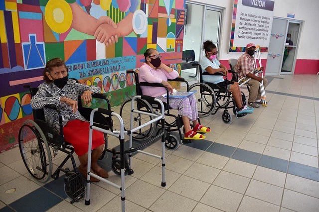 reynosa_dif's tweet photo. DIF Reynosa sigue entregando sillas de ruedas, andadores y muletas, dando respuesta a las peticiones de las familias.
#DIFContigo #AvanzandoContigo #DIFerente https://t.co/MeDqJP84YL