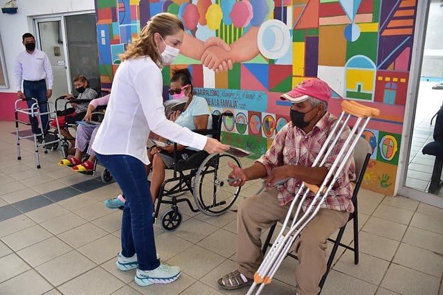 reynosa_dif's tweet photo. DIF Reynosa sigue entregando sillas de ruedas, andadores y muletas, dando respuesta a las peticiones de las familias.
#DIFContigo #AvanzandoContigo #DIFerente https://t.co/MeDqJP84YL