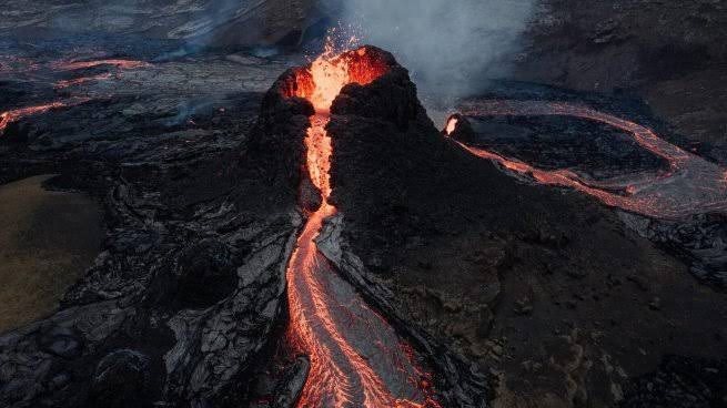 PrismaRU (@prismaru) on Twitter photo ¡No te pierdas la sección #DulceConCiencia!
Hoy <a href="/DulceGarcia007/">Dulce García</a> nos hablará sobre el volcán Cumbre Vieja, en La Palma Islas Canarias.
Conversará con la Dra. Ana Lillian Martin del Pozzo del Departamento de Vulcanologia del instituto de Geofísica de la UNAM. ¡No te pierdas la sección #DulceConCiencia!
Hoy <a href="/DulceGarcia007/">Dulce García</a> nos hablará sobre el volcán Cumbre Vieja, en La Palma Islas Canarias.
Conversará con la Dra. Ana Lillian Martin del Pozzo del Departamento de Vulcanologia del instituto de Geofísica de la UNAM.