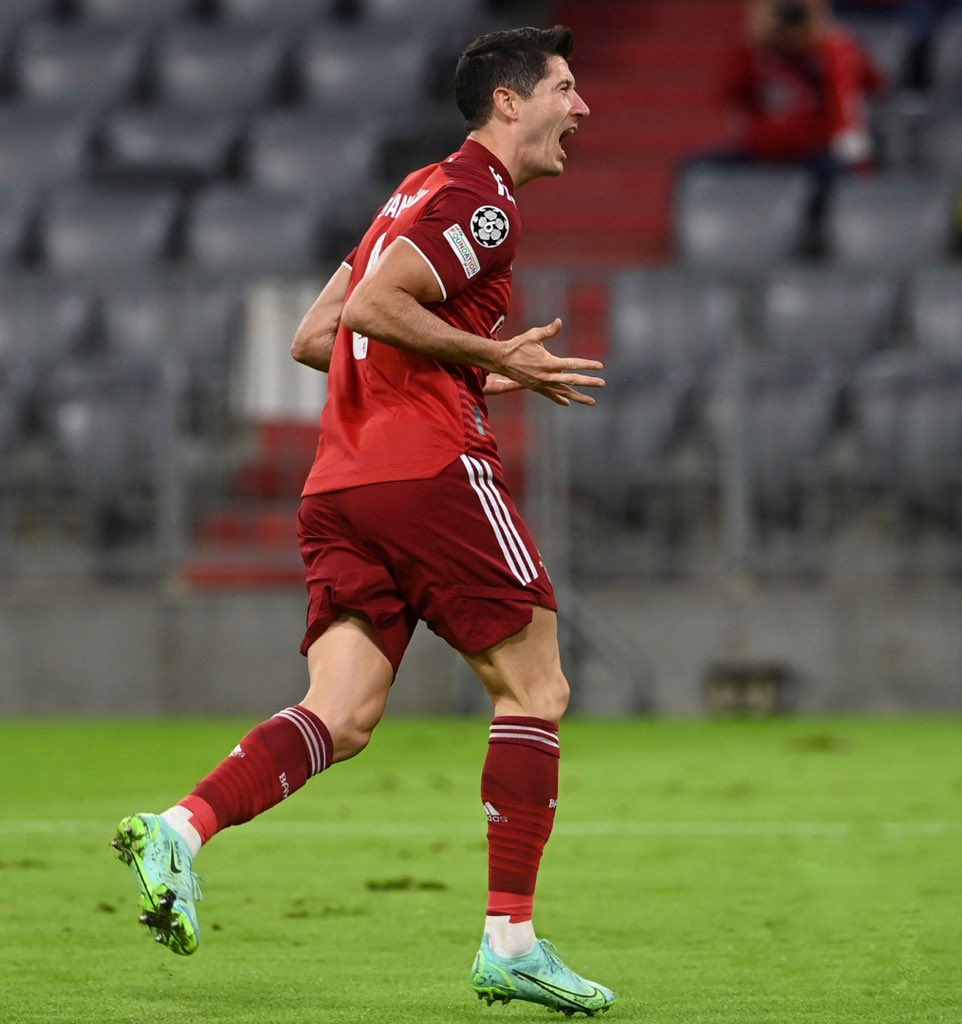 alimo_philip's tweet photo. 🔴Robert Lewandowski has scored in all of the home matches he's played for Bayern Munich in 2021
⚽️77 goals in 98 Champions League games.
#FCBDYN|#UCL|#BayernDynamo|#BayernMunich https://t.co/pWKf5oF3Vb