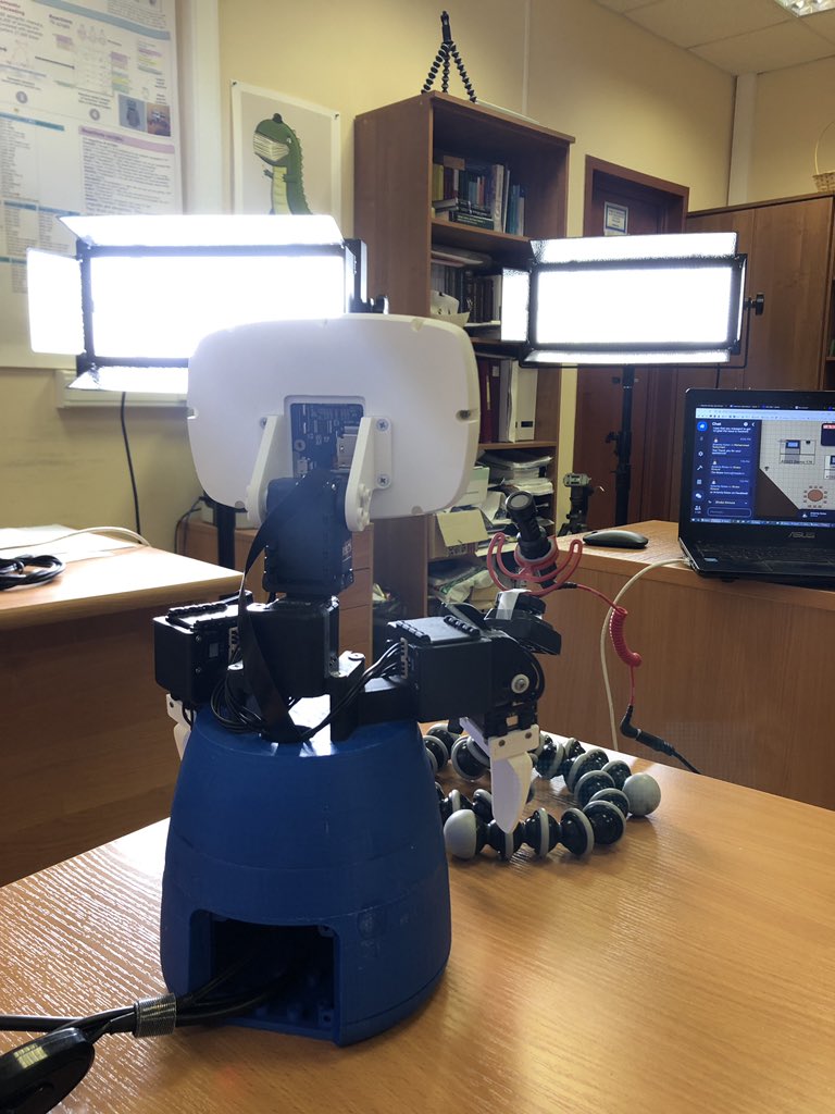 f2robot tweet media