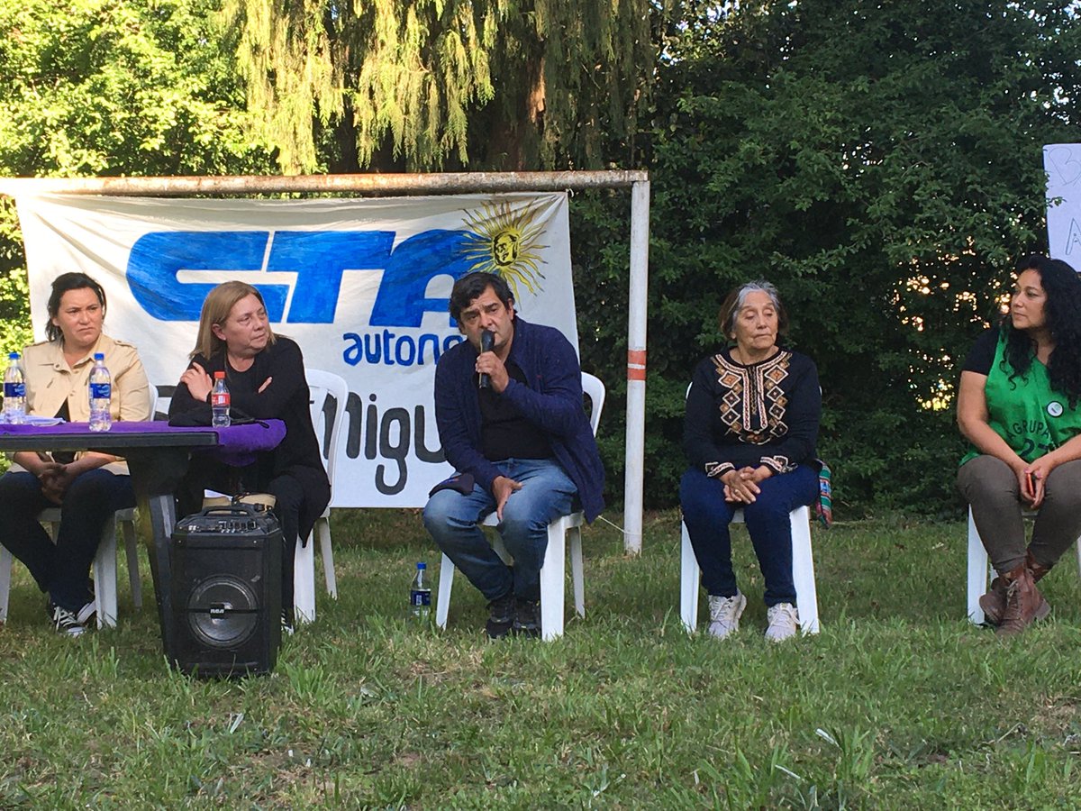 CTAABuenosAires's tweet photo. Hector Quiroga, Sec Gral de ATE y @CTAMalvinasArg:
“Por suerte esta la CTAA para poder sobrellevar las cuestiones más difíciles qe atraviesa nuestro pueblo. Las iniciativas que surgen para poder salir adelante son fundamentales” https://t.co/8F1vFCjHnI