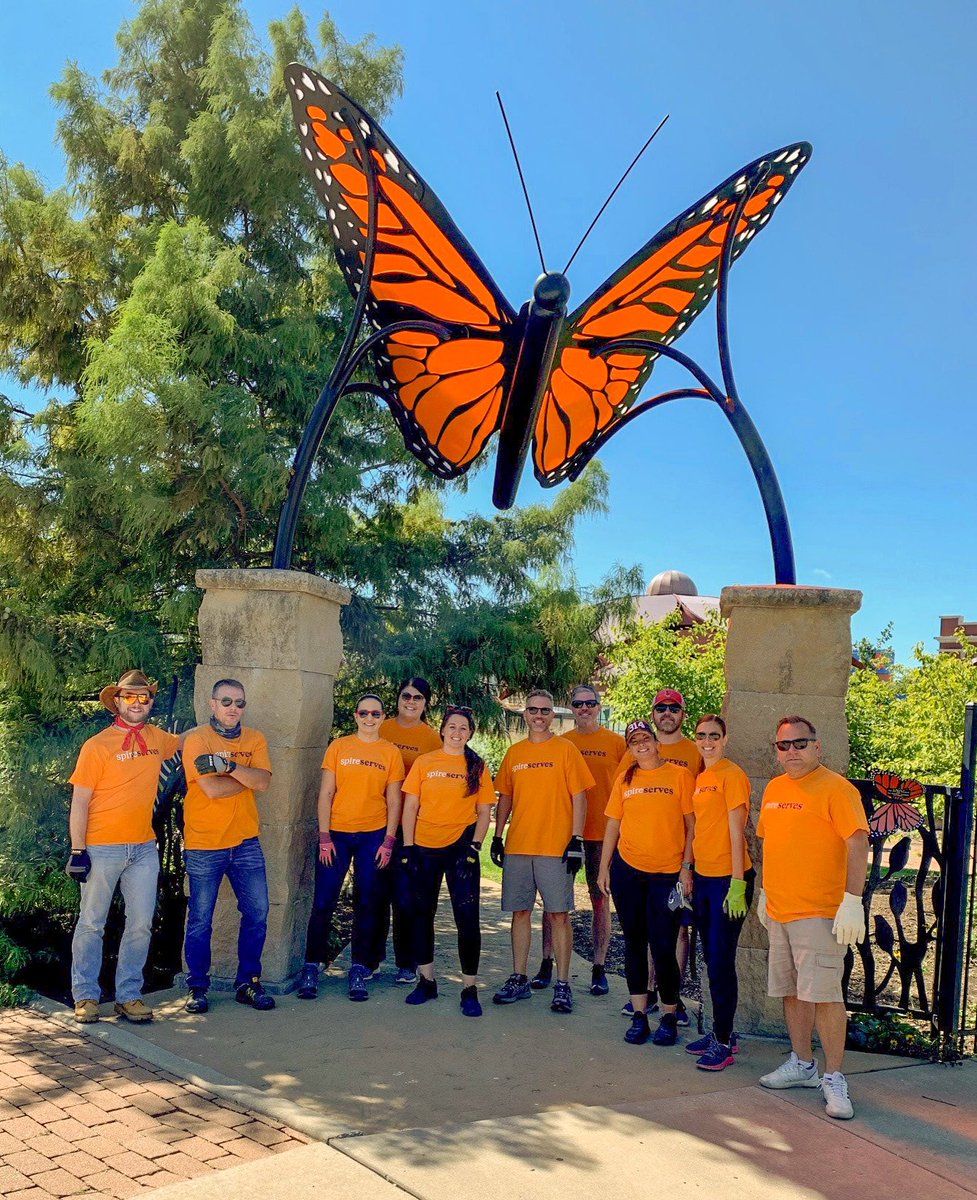 s_peddie's tweet photo. Last week for Spire’s Day for Good, some members of the Corp Comms team went out to Brightside in STL to help mulch their grounds! https://t.co/nhOCKBG4ZW