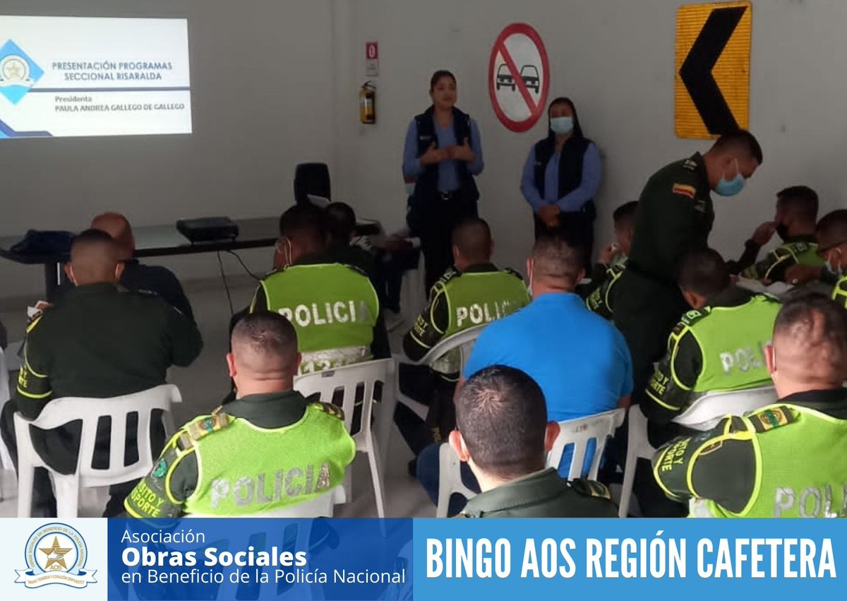 AosPolicia's tweet photo. #AosRisaralda presento a nuestros #Policías la misión de la Asociación exponiendo los programas y socializo la rendición de cuentas del #BingoVirtual #RegiónCafetera entrego refrigerios y obsequios, seguimos trabajando con #ManoTendidaYCorazónDispuesto @PoliciaDeris https://t.co/DHIN40tgaO