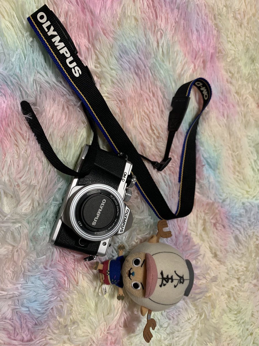 sst12pp's tweet photo. กล้องซื้อเก็บแทบไม่เคยใช้งาน ถ่ายไม่ถึง500รูป ขายเบาๆ 7500 รวมส่งเอกชนค่า ต่อลองได้ อุปกรณ์ครบพร้อมกล่อง #ขายกล้อง https://t.co/yBSxs13DIK
