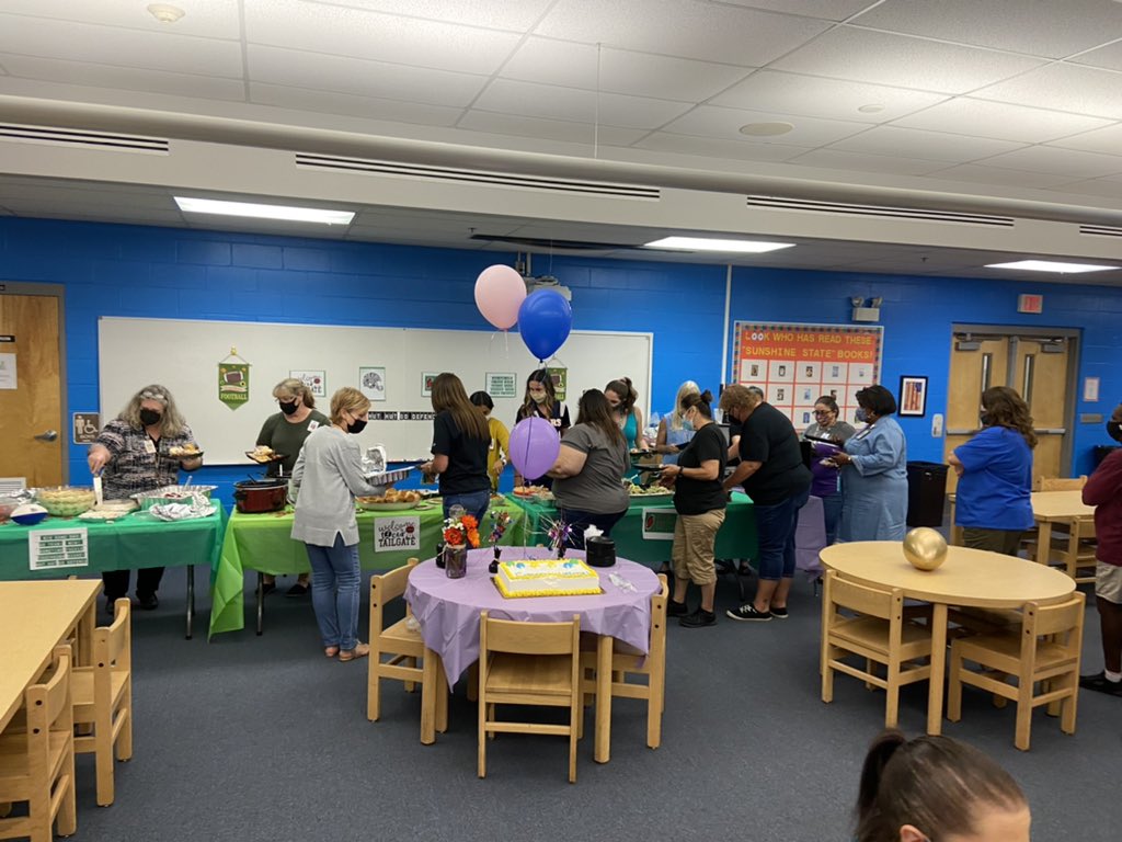 Congratulations to Moraima Espinosa who was crowed Eastbrook’s new Teacher of the Year. We celebrated her with an awesome tailgate luncheon.