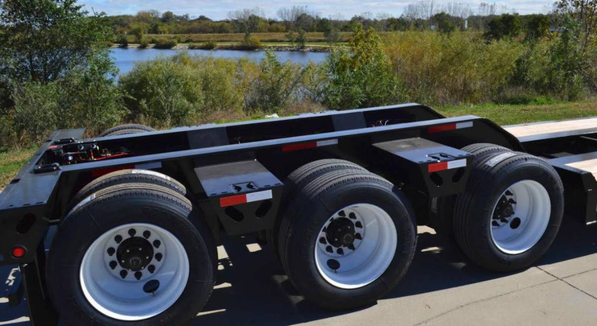 TTTExchange's tweet photo. Check out this heavy-duty 2021 XL gooseneck trailer. The seller has provided a lot of specs on our website: https://t.co/rfiTb9fQdh
#constructiontrailers #constructionindustry #trailersforsale #constructionequipment #demolitionequipment #heavyhaul #constructiontrailersforsale https://t.co/S0UDkK3gi7