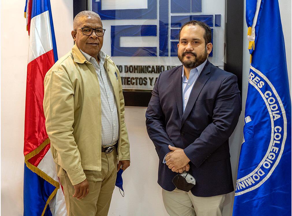 CodiaCentral's tweet photo. Presidente del Codia, Ingeniero Agrónomo Dolores Núñez, recibe en su despacho la visita del Peruano, Licenciado Jaime Li, experto en APPs. Ambos conversaron asuntos de interés para la institución y los colegiados #codiardactividades #codiard #codiavirtual #presidentecodiard https://t.co/8dlavtlAK3