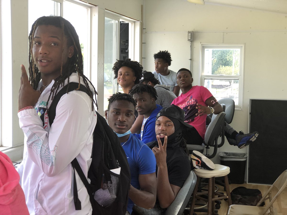 Seniors win Powder Puff after Gabbe Schlapper buried the OT field goal!!!  

What a fun afternoon!  Shoutout to the cheerleaders and the guys in the booth for keeping us entertained.