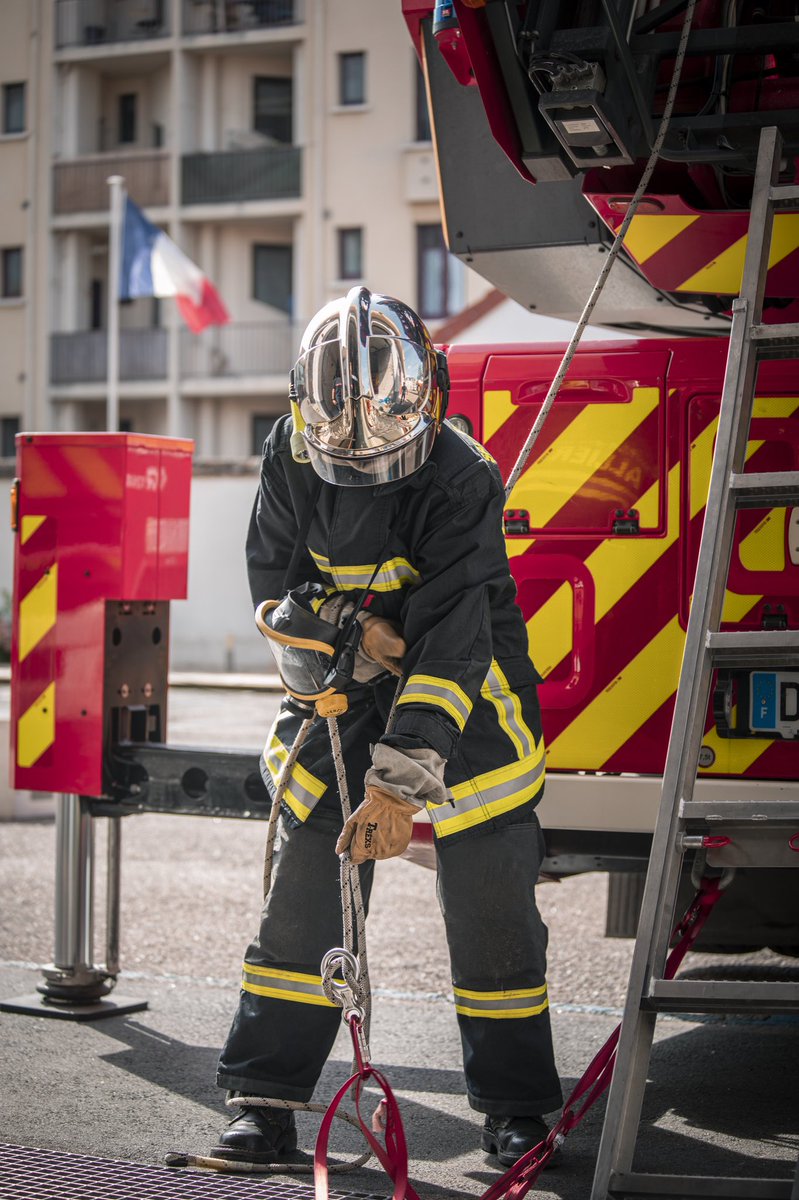 Pompiers03's tweet photo. S’entraîner pour être #prêt 💪🏼 https://t.co/crvkyeBgjJ