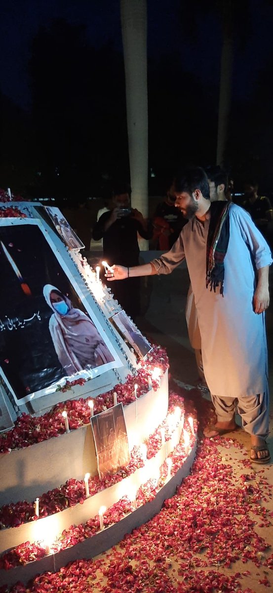 MudasirBaloch12's tweet photo. بلوچ اسٹوڈنٹس آرگنائزیشن ٹنڈوجام زون کی جانب سے شہید بانک ھانی بلوچ کو خراج عقیدت پیش کرتے ہوئے شمع روشن کیا گیا.
#Hanibaloch
#TributeToHaniBaloch https://t.co/cJtmxvL08k