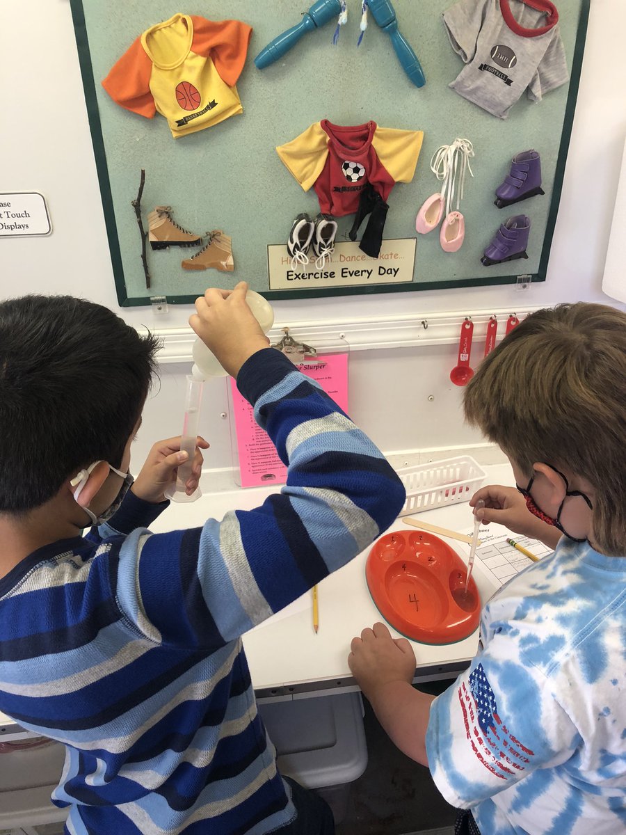 5th Grade <a href="/AES_TQStars/">TQ Star</a> had a blast in the #MAEFMobileSciLab experimenting with the absorbency of mystery substances. Thank you, <a href="/MAEFINC/">MAEF</a>!