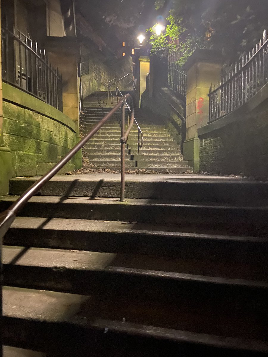 Beathhigh's tweet photo. Central Edinburgh at night… https://t.co/6gXmjYOay8