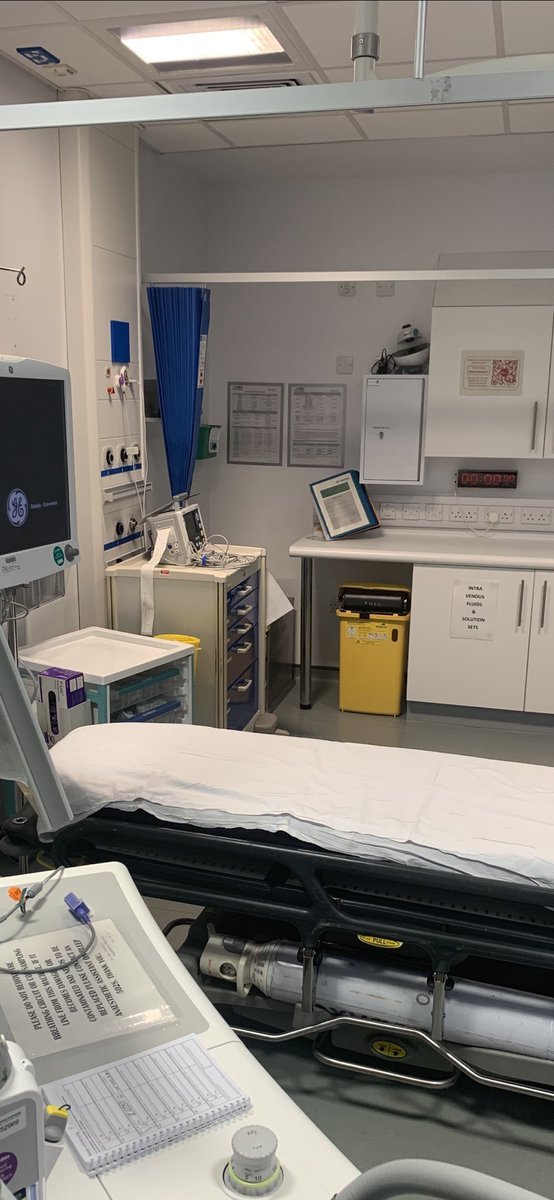 BeatAnaphylaxis's tweet photo. A pleasure to promote #BEATAnaphylaxis during Emergency Department teaching @QEGateshead this PM. QR Code sign-posting &amp; @ResusCouncilUK Anaphylaxis Guidance updates. @NPAGNetwork @NorthNetChild @NENC_ICS @NHSHEE_NEY @AllergyNurseUK @NHSngccg @BeatAsthmaUK @MADEinHEENE https://t.co/D9FxUu3EiD