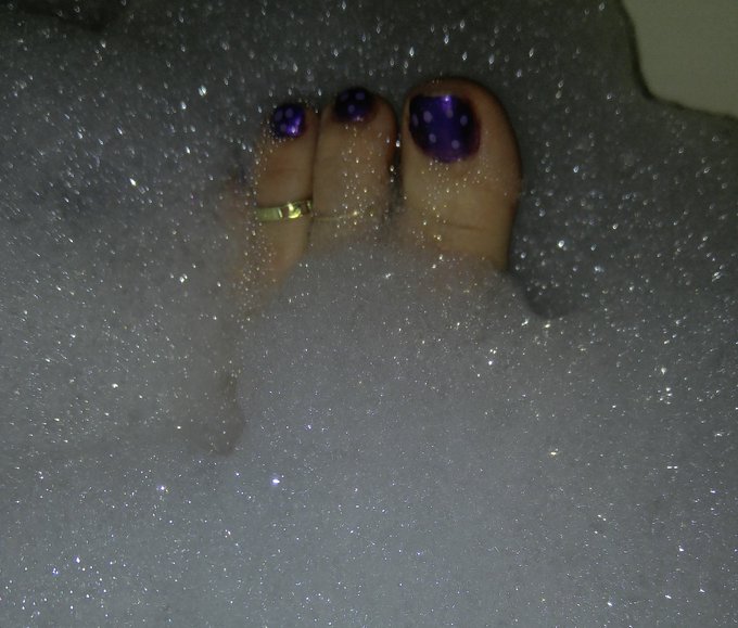 I am now going to be selling #feetpics and #feetvid DM me with requests <3  https://t.co/4FSr05Qa3H https://t<a href="/tag/feetpics"class="tags">#feetpics</a><a href="/tag/feetvid"class="tags">#feetvid</a>