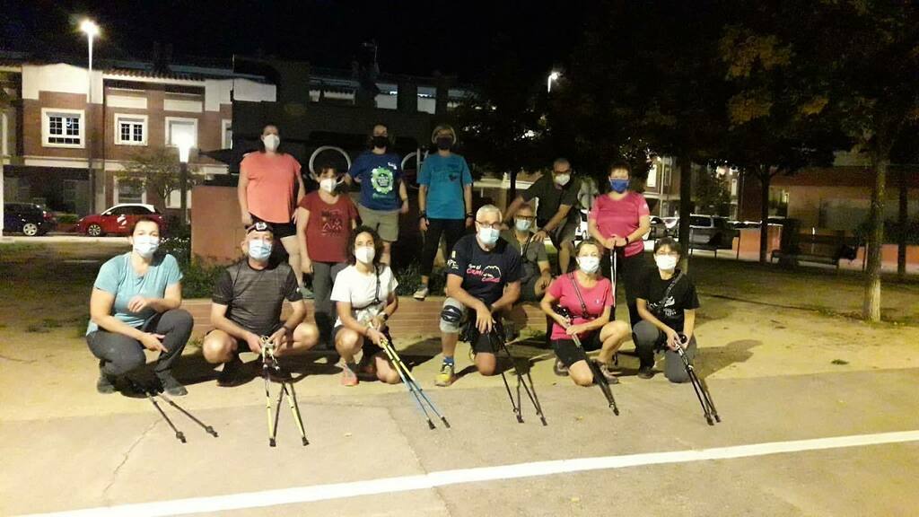 FemaQuart's tweet photo. I ja tornem a tope amb la marxa nòrdica amb els amics de @nordicwalkinggirona i la nostra @ginarabell  Gràcies per compartir les vostres fotos 😘💪💪🎉 #quartmola i mola molt! #QRT https://t.co/IFRCMAnC7A https://t.co/16CA4B7vMt