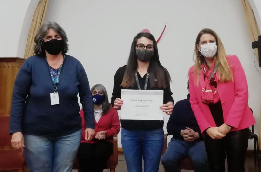ModernizacionRn's tweet photo. La directora ejecutiva de #RNInnova, Soledad Gonnet participó del acto de entrega de los certificados y subsidios de ARGENTINA PROGRAMA, el Plan Nacional de Formación en Programación, encabezado por María Apólito, Subsecretaria de Economía del Conocimiento del @produccion_arg https://t.co/kKIxvJ6uTx