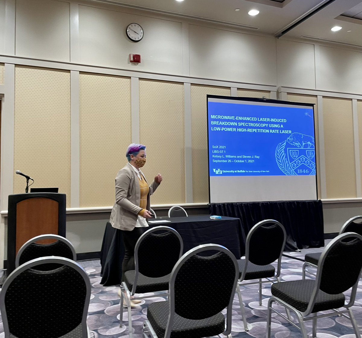 Can you tell we like microwaves? Ray lab member Kelsey (@MALDILLAMIS) spoke about microwave-enhanced LIBS this afternoon at #SciX2021 . Congrats on another great talk Kelsey!