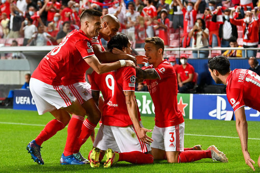 Бенфика боавишта прогноз. Брага бенфика. Бенфика боавишта. Нуньес футболист бенфики. 08 12 2015 бенфика атлетико.