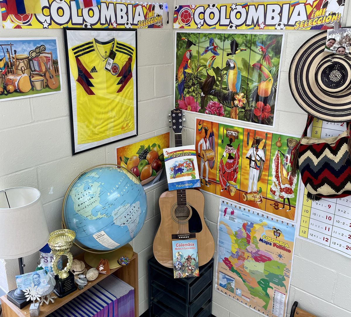 carlbert04's tweet photo. Culture, music, literature, colors, flavors, fútbol and more in Mr. G’s #culturecorner #ambassadorchallenge #unitingourworld @ParticipateLrng @svesmedia https://t.co/8cVNUtDo9V