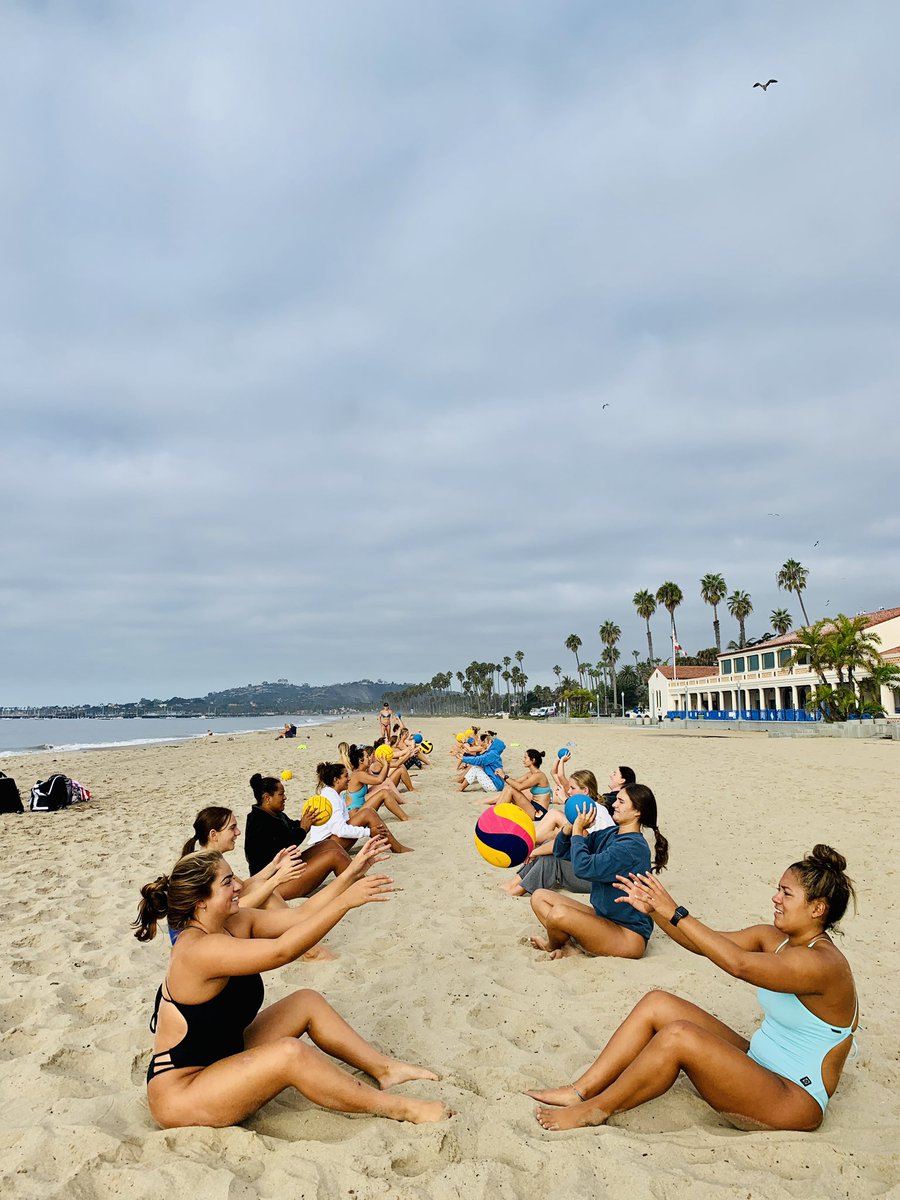ucsb_wwp's tweet photo. T E A M 👏 W O R K. 📸 from our Beach Workout https://t.co/2wwsxBL1BI