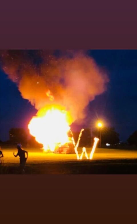 charlee64657422's tweet image. Missing the bonfire wish we could do it this year🥲😷 #BOB21 #VWHS @VictoriaISD
