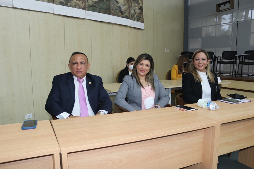 CParlacen's tweet photo. Representación y acompañamiento en los 3 Foros Regionales del PARLACEN por el HD. Alcibíades Vásquez Velásquez, presidente de la Comisión de Seguridad Ciudadana, Paz y DDHH. Buscamos el fomento de la integración, desarrollo y consolidación de la paz entre nuestras naciones. https://t.co/xMDu33ow42