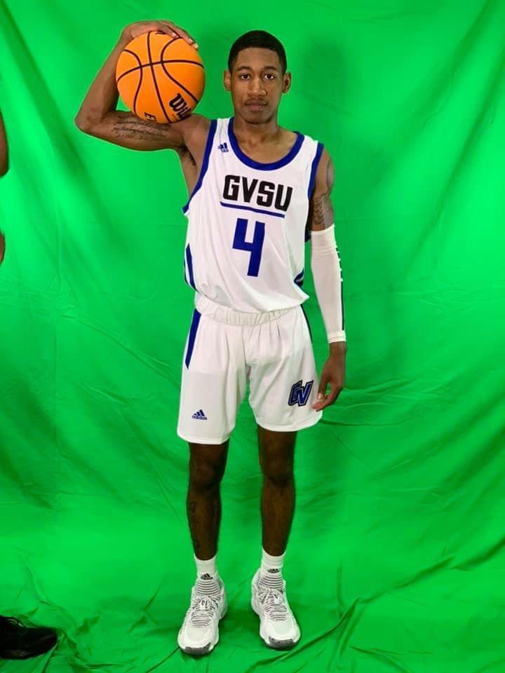 OVCardinalMBB's tweet image. Looking good in the new 🔵⚫️🏀 threads @BarnesKeontae!!!