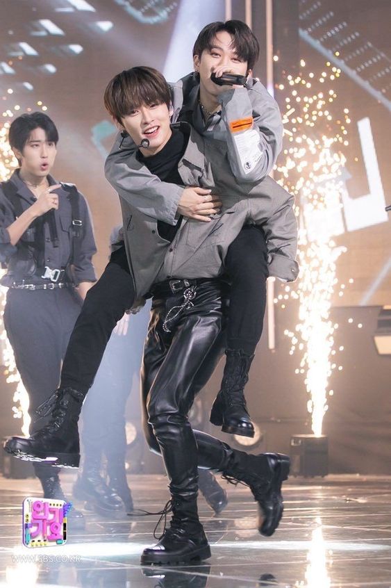 DeNameless's tweet photo. With Changbin 💕🐷🐇
(this duo is way too underrated 🥺) https://t.co/1I4xlTyC1S