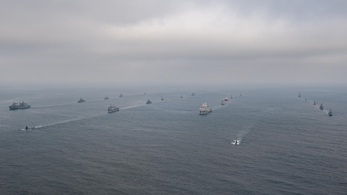Twenty-two ships from Chile, Colombia, Ecuador, Mexico, Peru, and the #USNavy, including  #USSColumbia (SSN 771), #USSMustin (DDG 89) and #USSJohnPMurtha (LPD 26), sail together in the eastern Pacific yesterday during exercise #UNITASLXII. #NavyPartnerships @NAVSOUS4THFLT