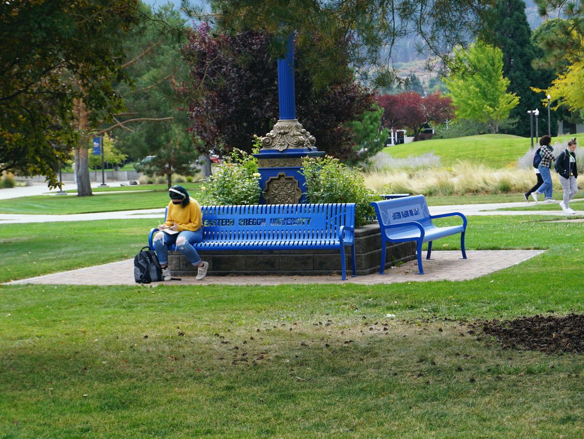 eoumountaineers's tweet photo. First Day of school, photo dump! @eoupres welcomed EOU students back to campus! βοΈ ππ
#EasternEdge #goMounties #Fall2021
#goEOU #mountup #theeasternway #easternoregon #university #mountaineers #students #community #studentsfirst #admissions #collegeadmissions https://t.co/89DEkOOU4E