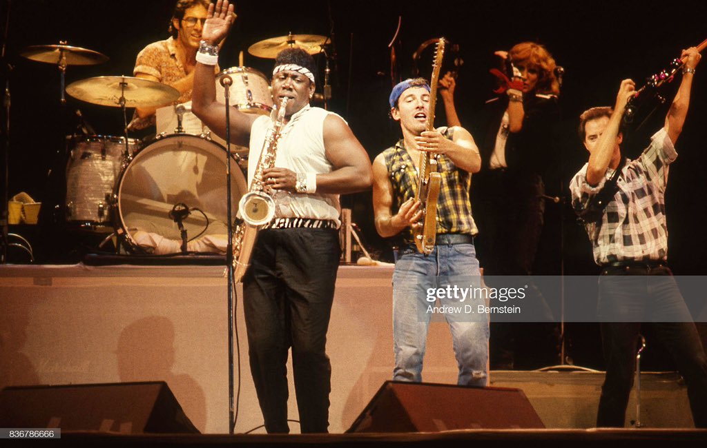 bitusa_tour's tweet photo. 29.09.1985 - L.A. Memorial Coliseum - Los Angeles, CA #springsteen #estreetband #bitusatour🇺🇸 Slight set changes from night one. Jon Landau is on stage for the final encores. Final tour performances for "Atlantic City", "Downbound Train" and "Can't Help Falling In Love". https://t.co/mJHDjnrP6c