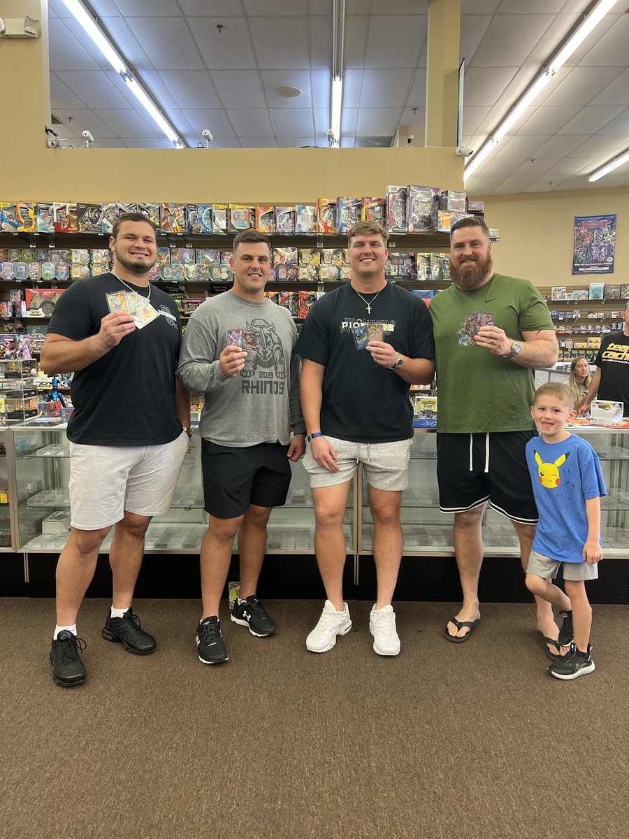 Collector's Cache (@collectorscache) on Twitter photo Who do you think wins on episode 2 of Pack Wars??<a href="/Gretti_53/">Nick Allegretti</a> <a href="/ABlythe63/">Austin Blythe</a> <a href="/mremmers75/">Mike Remmers</a> <a href="/RealAndrewWylie/">Wylie</a> Who do you think wins on episode 2 of Pack Wars??<a href="/Gretti_53/">Nick Allegretti</a> <a href="/ABlythe63/">Austin Blythe</a> <a href="/mremmers75/">Mike Remmers</a> <a href="/RealAndrewWylie/">Wylie</a>