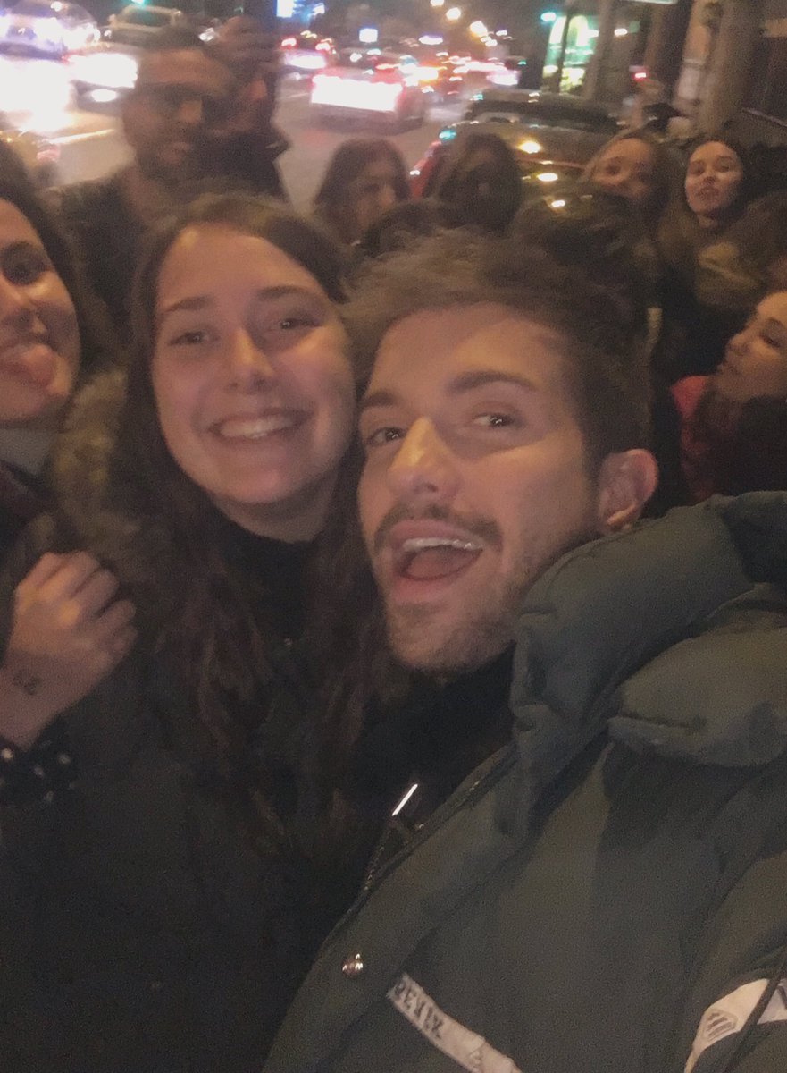 no sé si llego tarde, pero aquí estoy 🦋 soy Raquel, tengo 23 años y descubrí a Pablo en 2010, aunque formo parte del fandom desde 2014; la era prometo insuperable 💘💘  #IntegracionAlboranista