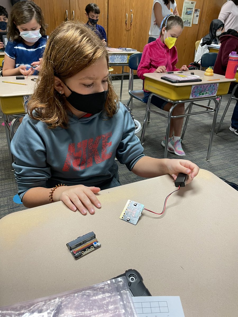 Ms_Kroll's tweet photo. @MCCSC_EDU STEM bus has been at our school this week. My class had a chance to play with @microbit_edu , then tour the STEM bus #funinfifthgrade @UniversityElem https://t.co/o0iPqdI2N2