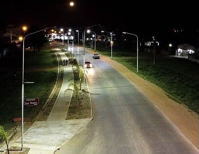 LibresYorkk's tweet photo. Mientas tanto en la avenida de mi ciudad // yo en mi barrio https://t.co/KX2oGXYjSZ