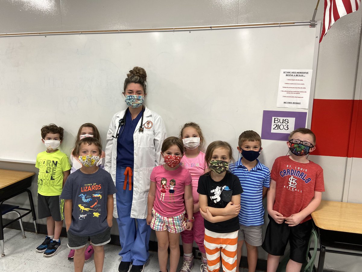 mrsbybeesclass's tweet photo. The last few days have been so insightful for our kids. They were able to hear from a vet yesterday. Today we heard from @CCPLGreatStuff who brought books for the kids. Thankful for the vets and librarians in our community. @SouthwestLaker @CallowaySchools https://t.co/NEwBend80S