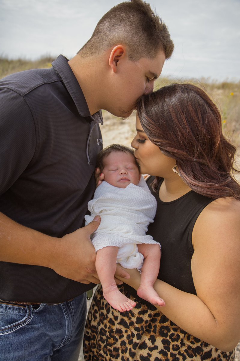 Kayleeen4's tweet photo. In love with my little family 💙💙💙 @matt_ligon https://t.co/8OMwBgNskP