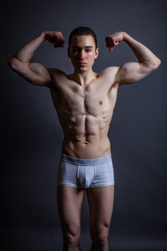 Adonis Lounge tweet media