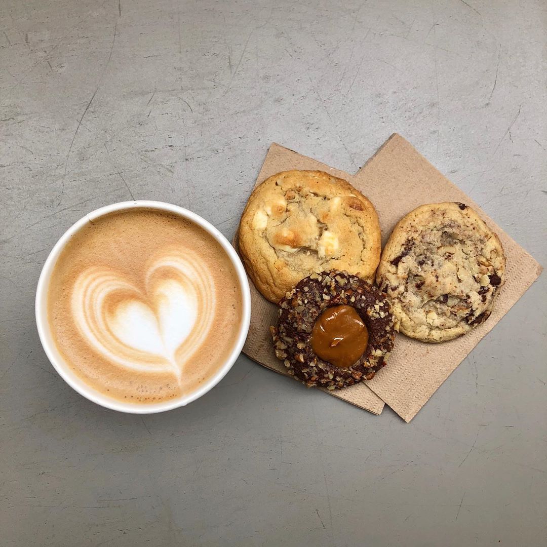 tomooncafe_'s tweet photo. ㅤㅤㅤ★  ᯇ  @junheestars_ <3 !!!
❛꒰ Han recibido: café con galletitas y un abrazo de Oneus“,🌙࿓᪶

💌 "espero que hayas tenido un buen día, linda ❤" https://t.co/QbsKORdyOC